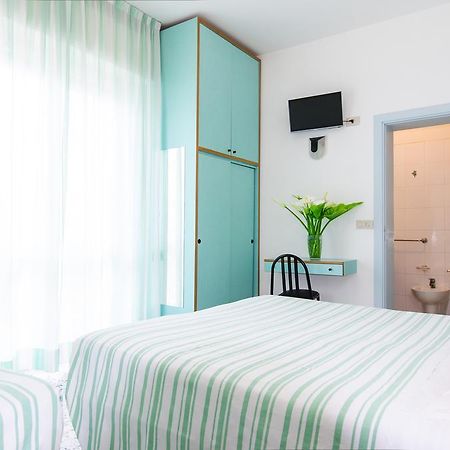 Hotel San Gottardo Риччоне Номер фото