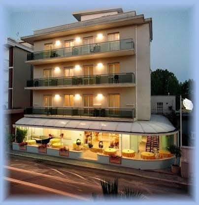 Hotel San Gottardo Риччоне Экстерьер фото